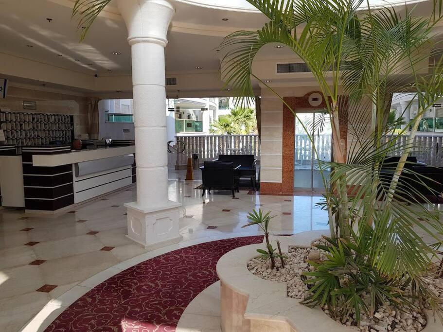 La-Palmore Luxury Apart-Residense Resort With Pool First Line Sea Side Ейлат Екстериор снимка
