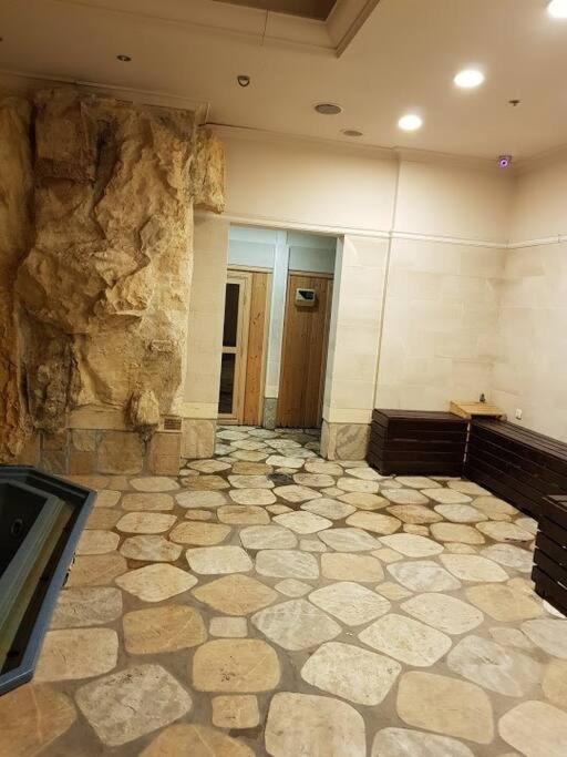 La-Palmore Luxury Apart-Residense Resort With Pool First Line Sea Side Ейлат Екстериор снимка