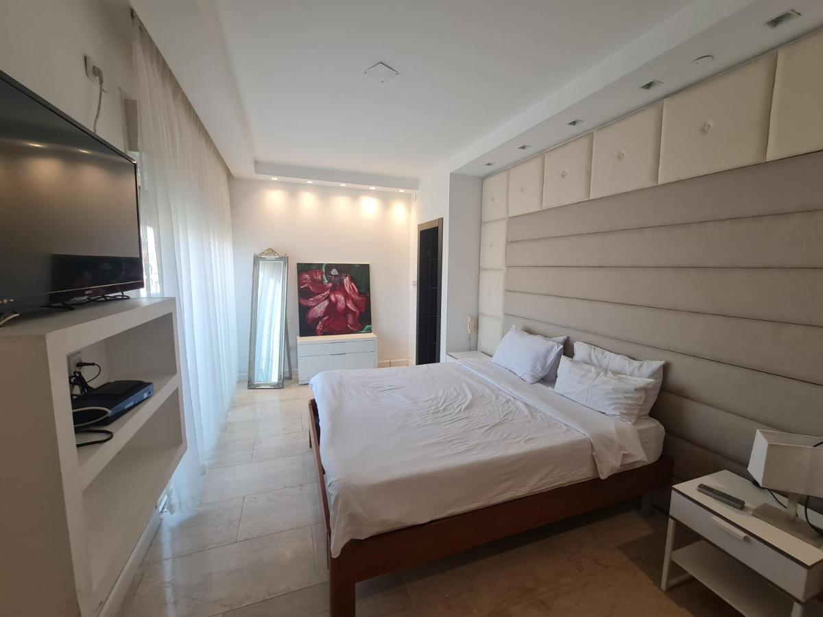 La-Palmore Luxury Apart-Residense Resort With Pool First Line Sea Side Ейлат Екстериор снимка