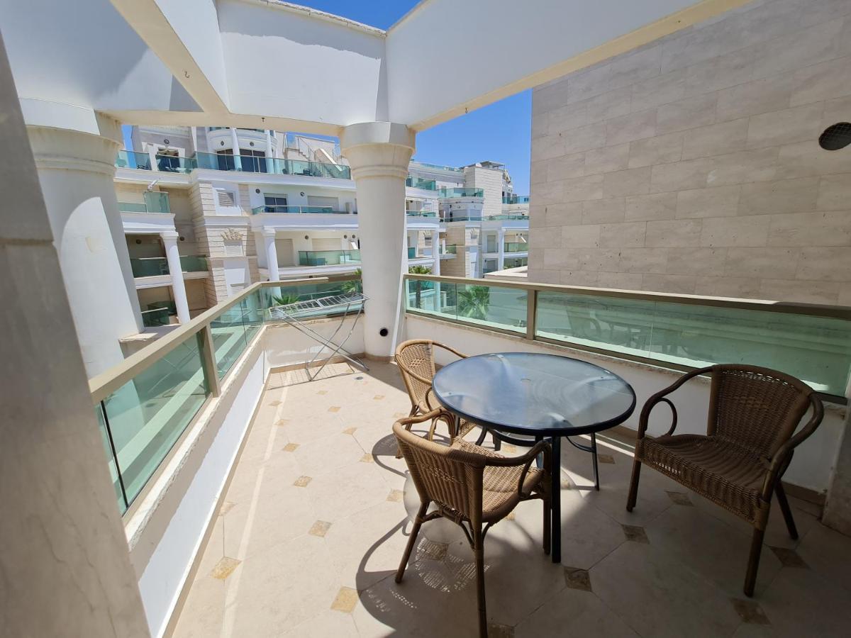 La-Palmore Luxury Apart-Residense Resort With Pool First Line Sea Side Ейлат Екстериор снимка